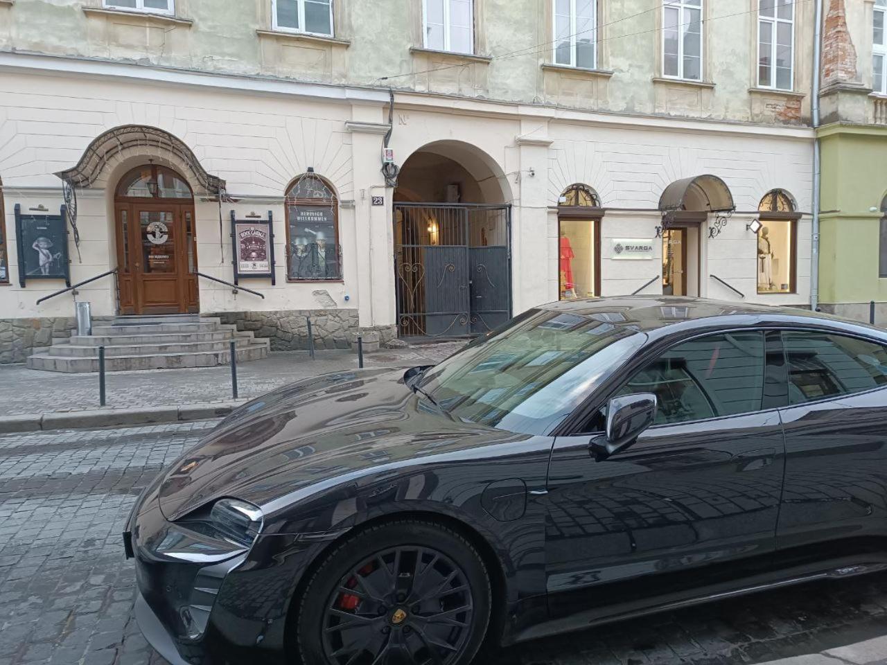 In Maria Zankovetska Theatre *