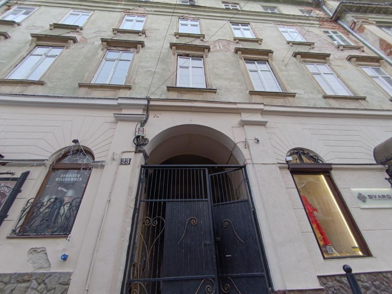 In Maria Zankovetska Theatre Apartment *