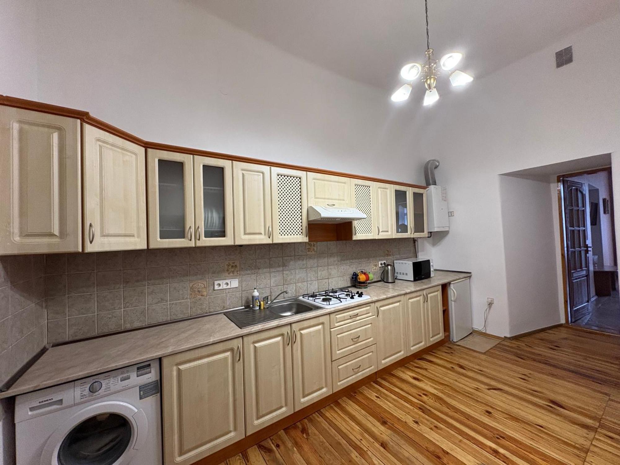 Apartment In Maria Zankovetska Theatre *